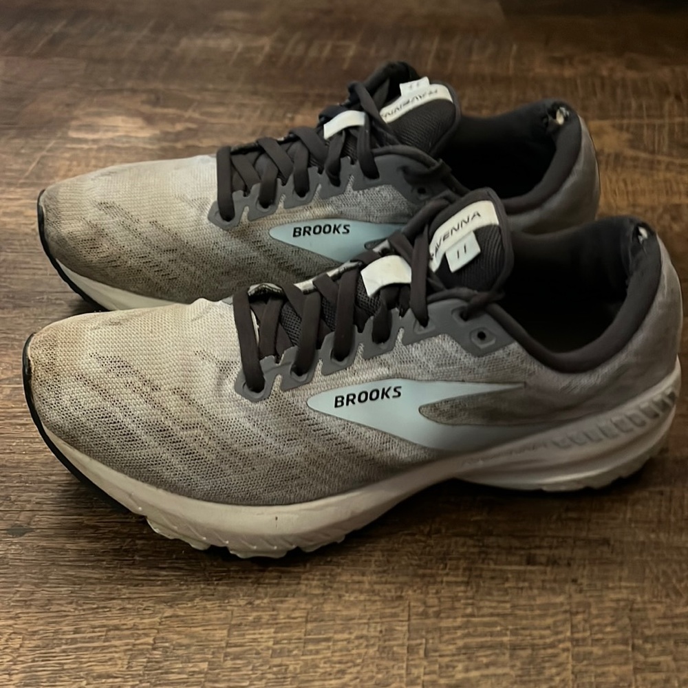 Brooks Ravenna 11 l womens shoes size 8